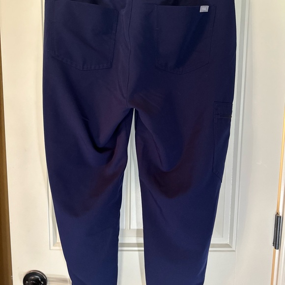 FIGS: NAVY BLUE - Zamora Jogger Scrub Pants, LP - Picture 3 of 7